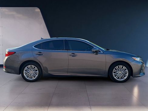 Used 2014 Lexus ES 350 w/ Luxury Package FWD image 6