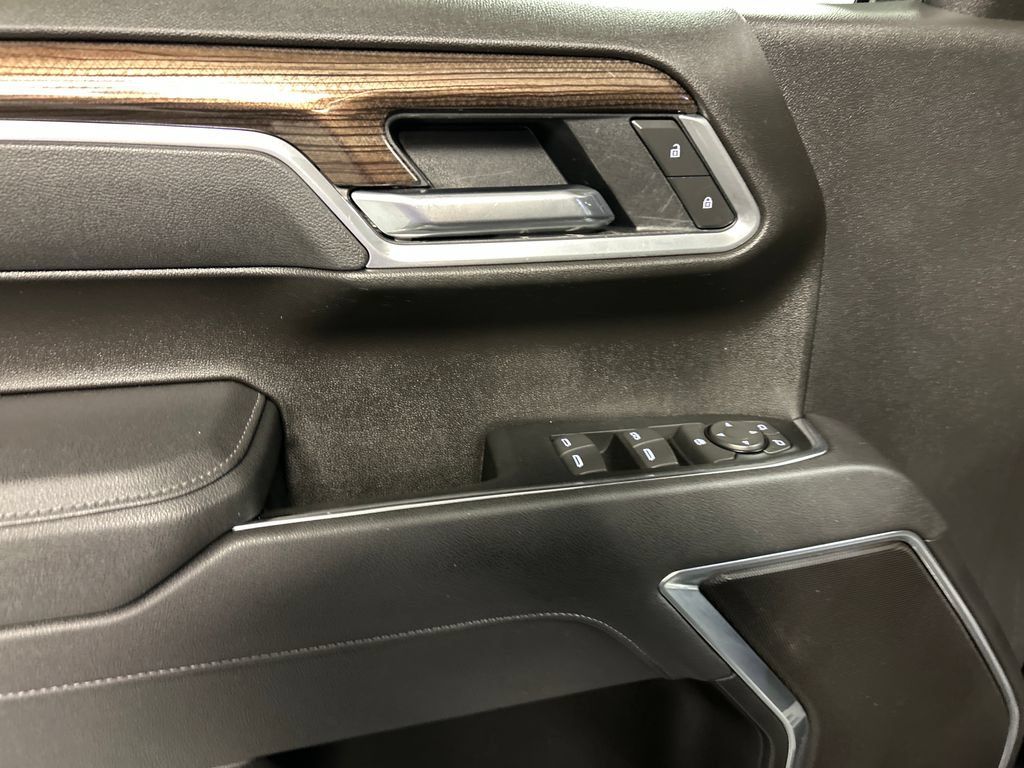 Used 2025 Chevrolet Silverado 1500 LT AWD/4WD image 14