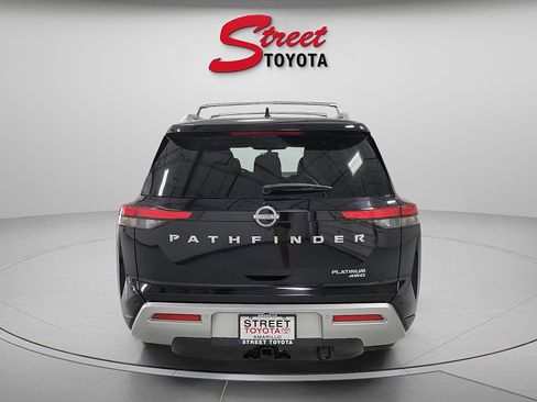 Used 2024 Nissan Pathfinder Platinum AWD/4WD image 3