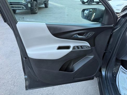 Used 2020 Chevrolet Equinox LS image 21