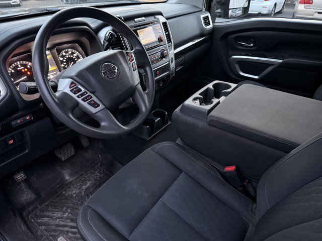 Used 2017 Nissan Titan SV AWD/4WD image 11