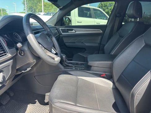 Used 2021 Volkswagen Atlas Cross Sport SE FWD image 9
