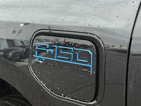 New 2025 Ford F150 Lightning XLT image 8
