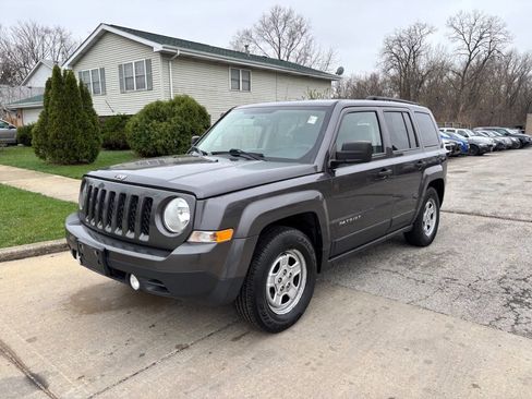 Used 2015 Jeep Patriot Sport image 1