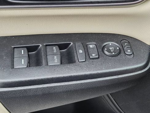 Used 2022 Honda CR-V Touring image 32
