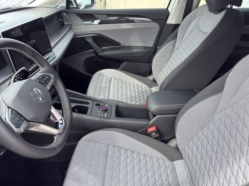 New 2026 Volkswagen Tiguan S image 9