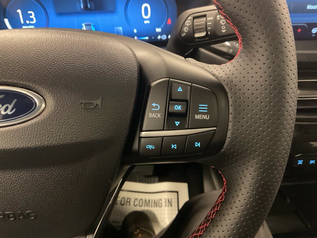 Used 2025 Ford Escape ST-Line Elite w/ Premium Technology Package AWD/4WD image 19