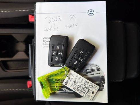 Used 2023 Volkswagen Tiguan SE FWD image 37