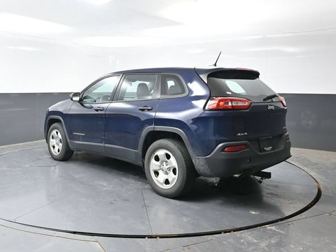 Used 2016 Jeep Cherokee Sport AWD/4WD image 10
