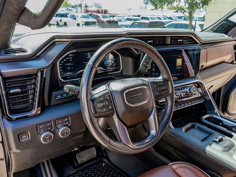 Used 2024 GMC Sierra 3500 Denali Ultimate image 17