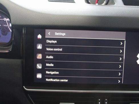 Used 2023 Porsche Cayenne S image 30