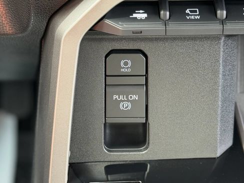 Used 2024 Toyota Tundra Limited AWD/4WD image 19