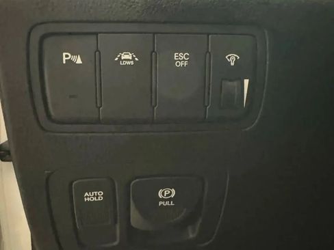 Used 2013 Hyundai Genesis 3.8 w/ Technology Pkg image 34