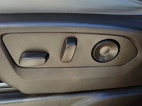 Used 2022 GMC Yukon SLT w/ SLT Luxury Package image 20