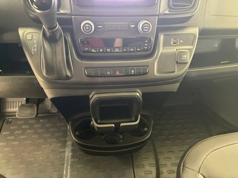 Used 2025 RAM ProMaster 2500 w/ Convenience Group FWD image 19