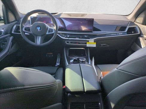 New 2026 BMW X5 xDrive40i w/ M Sport Package AWD/4WD image 15