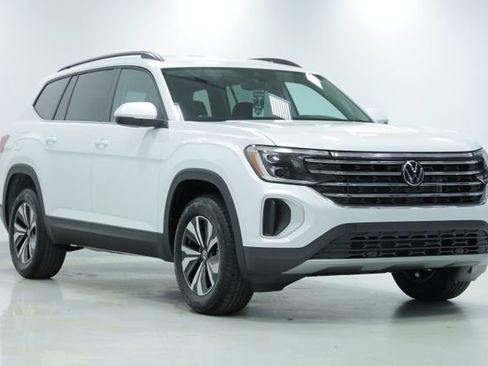 New 2026 Volkswagen Atlas SE FWD image 3