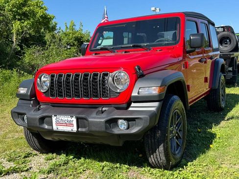 Used 2025 Jeep Wrangler Unlimited Sport AWD/4WD image 8
