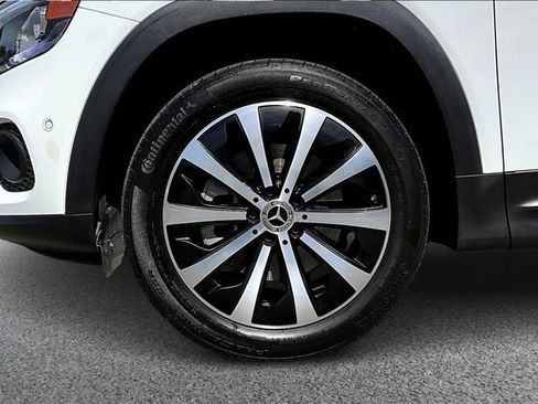 Used 2023 Mercedes-Benz GLB 250 4MATIC image 34