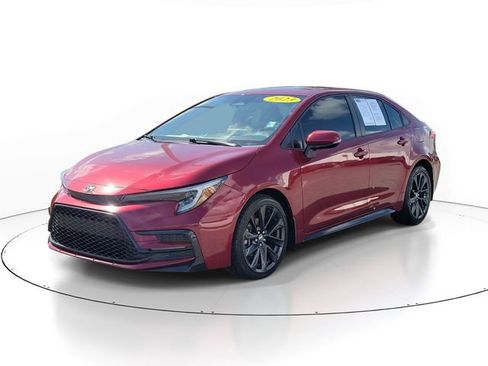 Used 2023 Toyota Corolla SE FWD image 2