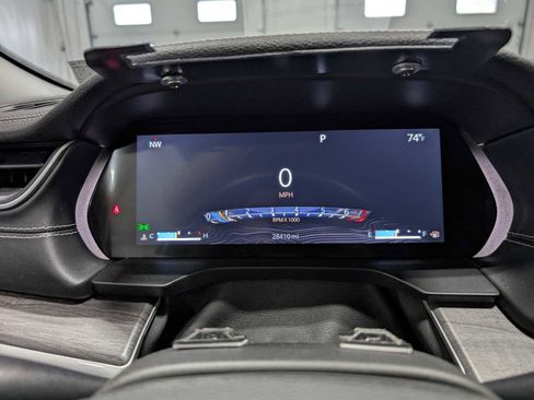 Used 2022 Jeep Grand Cherokee Limited image 24