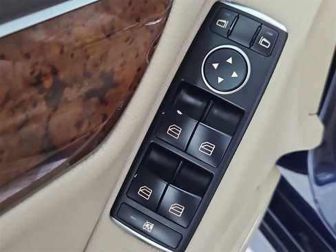 Used 2013 Mercedes-Benz C 250 Sedan image 17