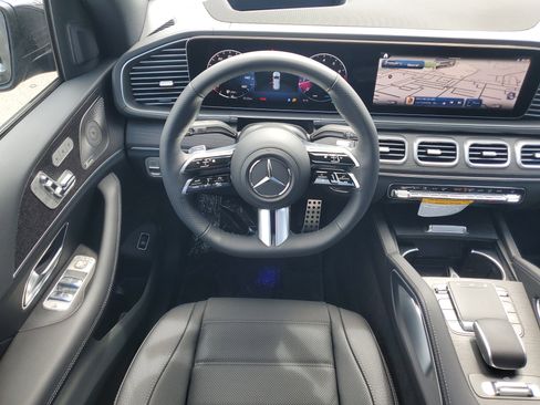 New 2026 Mercedes-Benz GLS 580 4MATIC image 16