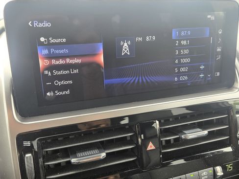 Used 2023 Lexus GX 460 Luxury w/ Accessory Package AWD/4WD image 21