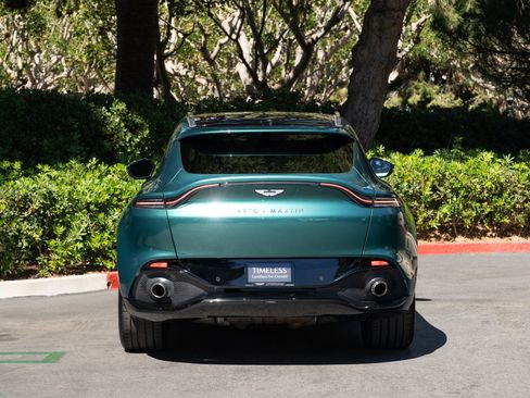 Used 2021 Aston Martin DBX AWD/4WD image 6