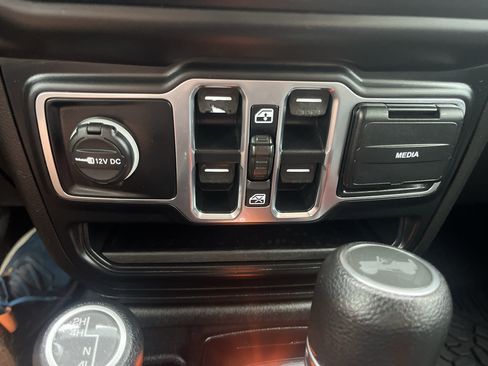 Used 2020 Jeep Wrangler Unlimited Sport S AWD/4WD image 20