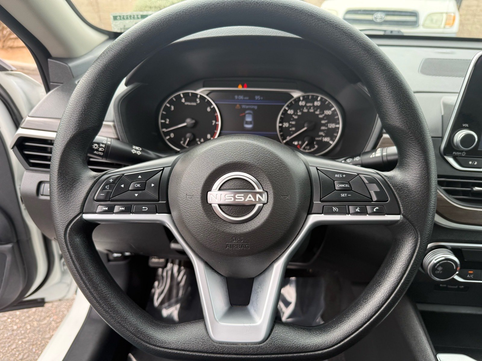 Used 2025 Nissan Altima 2.5 SV FWD image 16