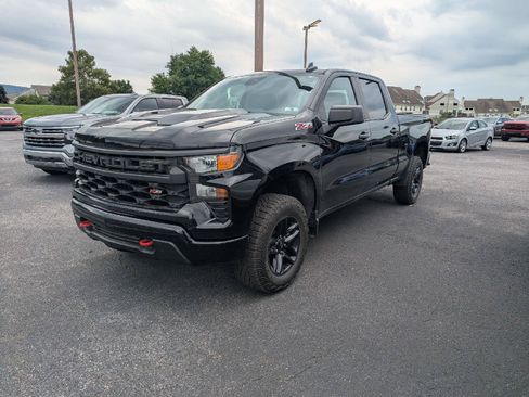 Used 2024 Chevrolet Silverado 1500 Custom Trail Boss AWD/4WD image 3