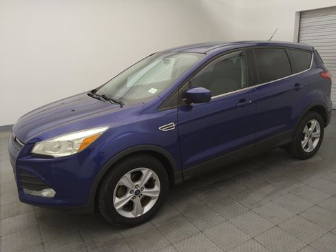 Used 2015 Ford Escape SE FWD image 2