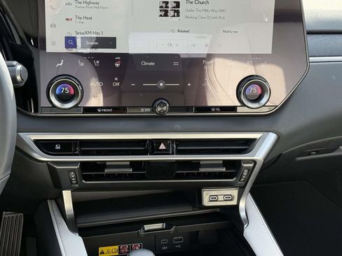 Used 2024 Lexus RX 350 image 19