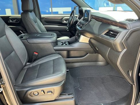 Used 2022 Chevrolet Tahoe Z71 w/ Luxury Package AWD/4WD image 12