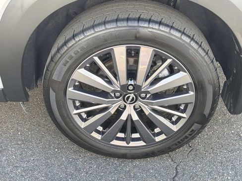 Certified 2024 Nissan Pathfinder SL w/ SL Premium Package image 31