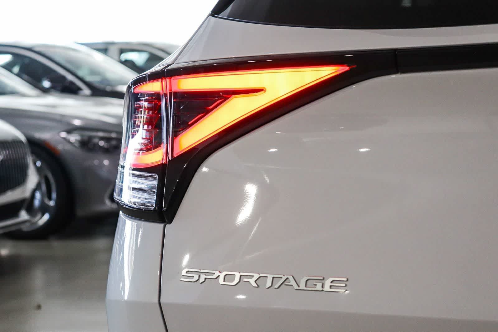 Used 2024 Kia Sportage EX FWD image 11