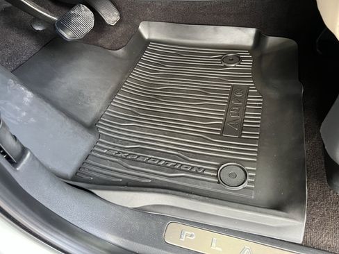 Used 2023 Ford Expedition Platinum image 20