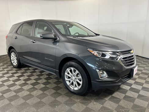 Used 2021 Chevrolet Equinox LS AWD/4WD image 3