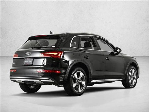 Certified 2024 Audi Q5 Premium AWD/4WD image 5