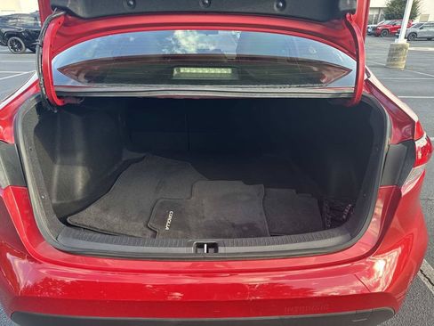 Used 2021 Toyota Corolla LE FWD image 12