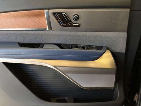 New 2026 Cadillac Vistiq Premium Luxury image 21