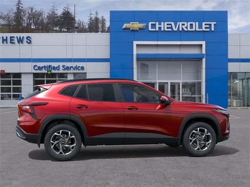 New 2026 Chevrolet Trax LT w/ Driver Confidence Package image 5