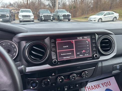 Used 2020 Toyota Tacoma TRD Off-Road image 9