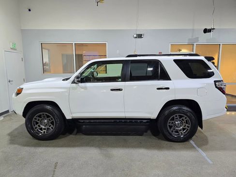 Used 2020 Toyota 4Runner Venture image 7