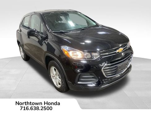 Used 2021 Chevrolet Trax LS image 1