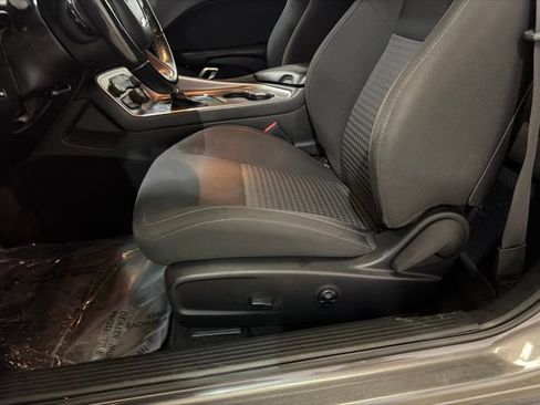 Used 2019 Dodge Challenger R/T RWD image 11