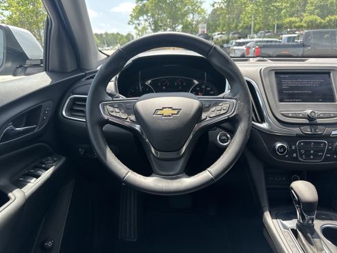 Used 2024 Chevrolet Equinox LT FWD image 23