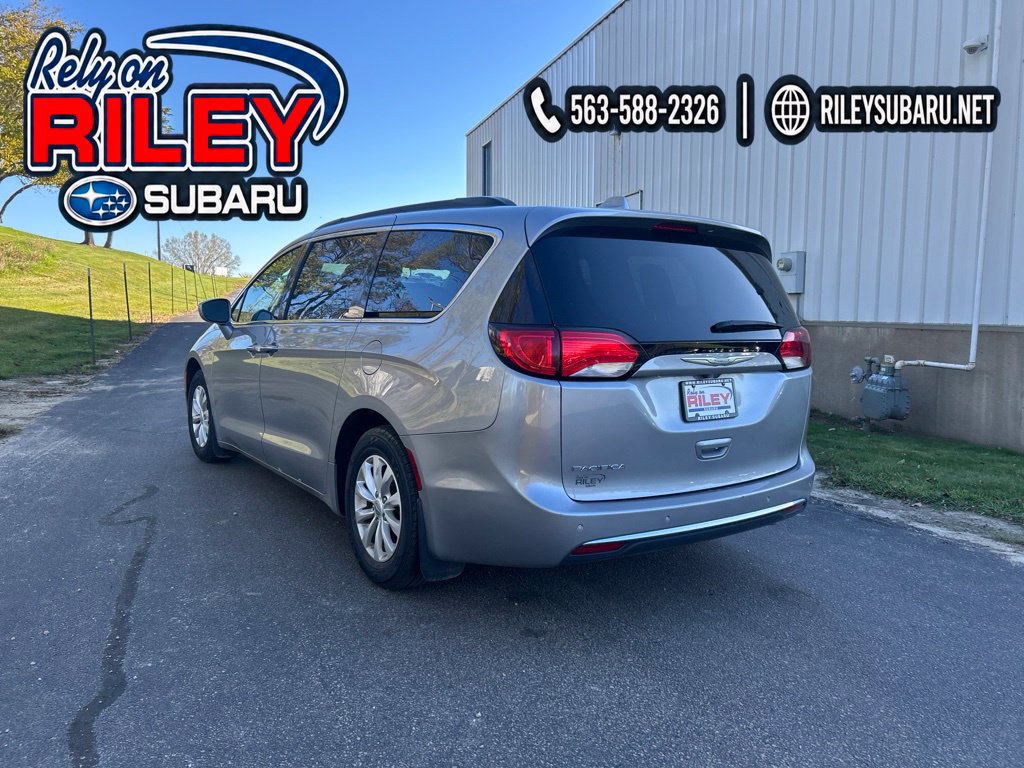 Used 2018 Chrysler Pacifica Touring Plus FWD image 8
