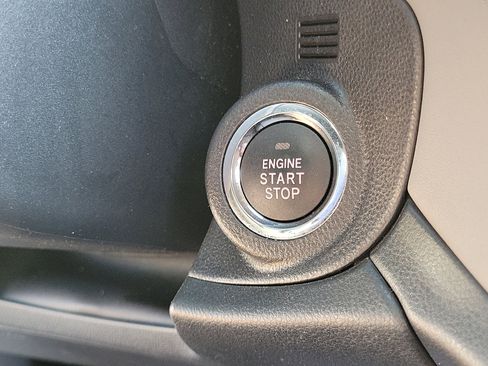 Used 2020 Subaru Outback Limited image 24